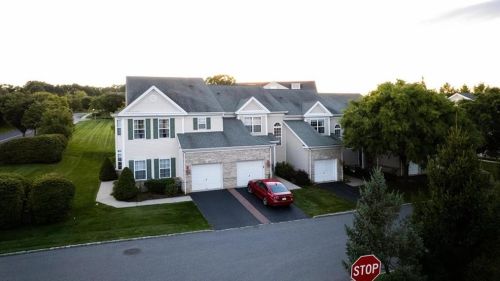 118 Bethpage Ter, Easton, PA 18042-6982