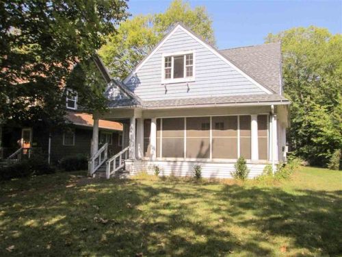 127 Alta Vista Ave, Waterloo, IA 50703-4219