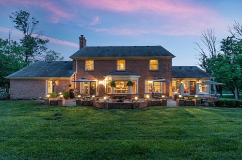 1070 Tudor Ln, Florence KY  41042-9647 exterior