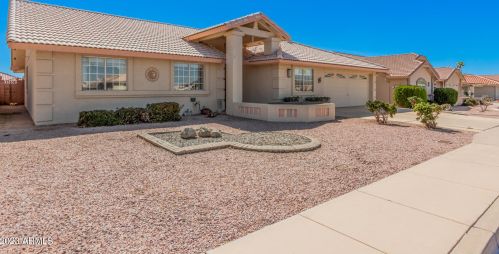 8053 Natal Ave, Mesa, AZ 85209-6700