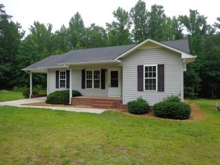 1204 Shannon Dr, Wadesboro, NC 28170-3148