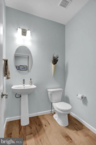 15 Waverly Ln, Carlisle PA  17015-7119 exterior