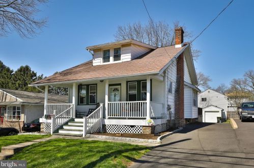 122 Barrett Rd, Willow Grove, PA 19090-3117