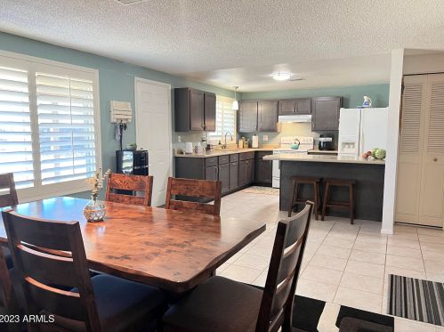 6206 Zoe Ella Way, Glendale AZ 85306-2823 exterior