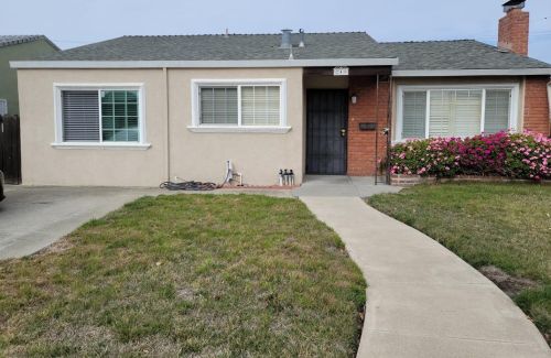 240 San Juan Dr, Hollister, CA 95023-3024
