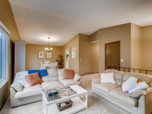 2225 Oregon Ct, Minneapolis, MN 55426-2609