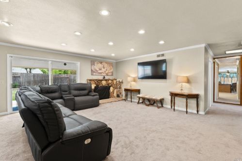 118 Arroyo Ct, Vacaville CA  95687-5204 exterior