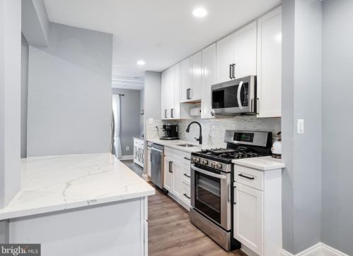 11853 Dunlop Ct, Herndon VA  20191-2709 exterior