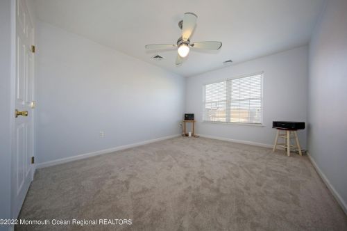 39 Shore Dr, Monmouth Hills NJ  07732-1027 exterior