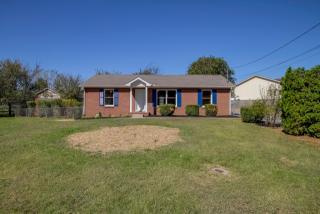 1503 Sunshine Dr, Clarksville TN  37042-3895 exterior