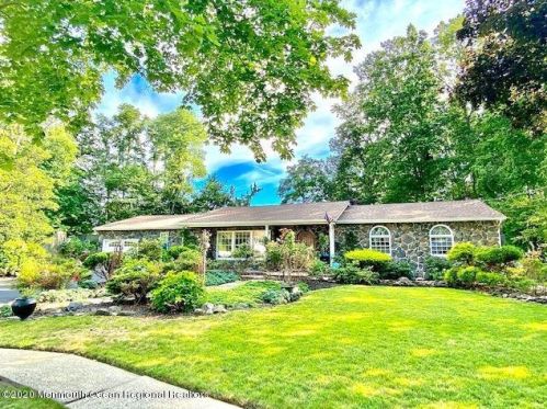 3 Windsor Ct, Morganville, NJ 07751-1622
