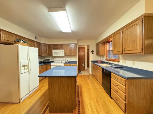 1 Cedar Pt, Newport KY  41076-1743 exterior