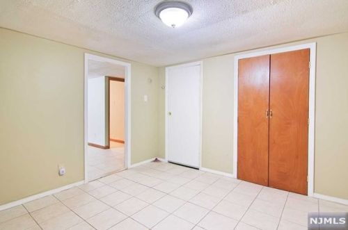 162 Summer Ave, Newark NJ  07104-2614 exterior