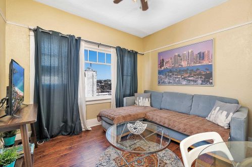 2129 B St, San Diego CA 92102-1848 exterior