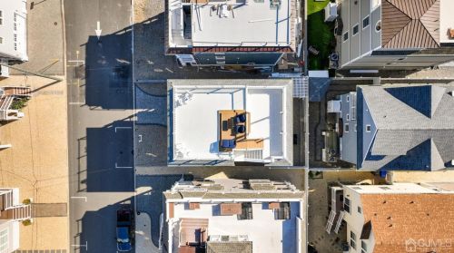 5 Fort Ave, Pelican Island NJ  08751-1512 exterior