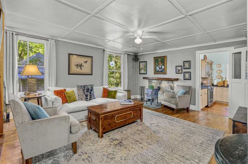 21 Chestnut St, Rhinebeck NY  12572-1516 exterior