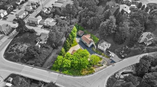 724 Penn High Park Rd, Penn, PA 15675-1009
