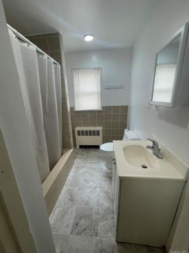 28 Clove Rd, New Rochelle NY  10801-2503 exterior