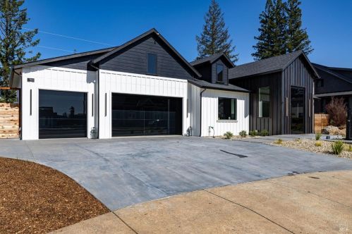 3644 Fir Ridge Dr, Santa Rosa, CA 95403-0927