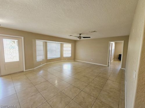 2911 5 Pl, Cape Coral FL  33904-3410 exterior