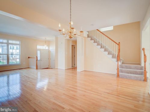 7355 Bloomington Ct, Springfield VA  22150-4920 exterior