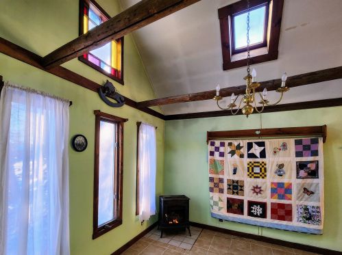 9 Hampstead Rd, Danville NH  03819-5100 exterior