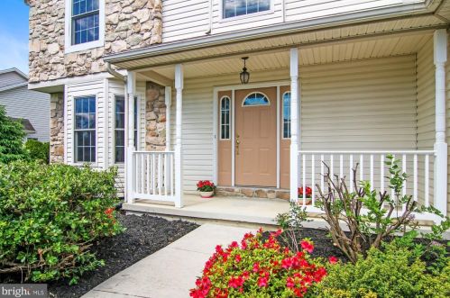 1507 Dalkeith Dr, Navy Sup Dpt, PA 17050-8325