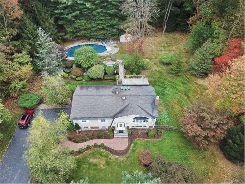 1 Post Ln, Airmont, NY 10901-6703