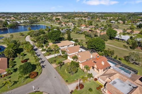 28425 Highgate Dr, Bonita Springs FL  34135-6832 exterior