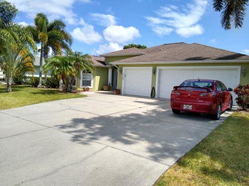2122 Dolphin Rd, Fort Pierce, FL 34952-4931