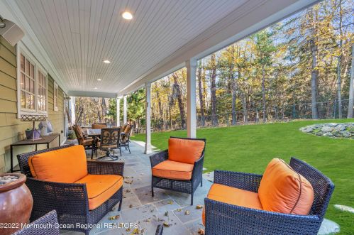34 Windsor Dr, Little Silver NJ  07739-1311 exterior