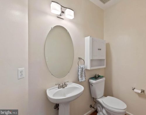 9240 Lorton Valley Rd, Lorton VA  22079-2912 exterior