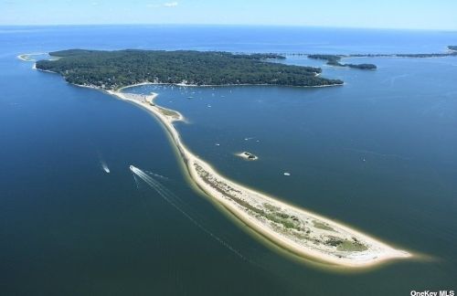 53 Winkle Point Dr, Northport NY  11768-1154 exterior