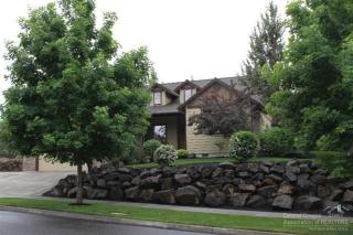 20695 Sierra Dr, Bend, OR 97701-8746