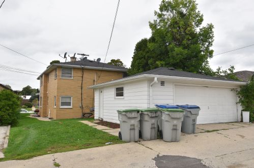 4036 92nd St, Milwaukee WI 53228-2130 exterior