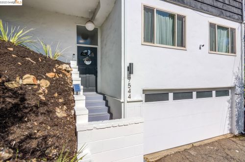 7544 Hillmont Dr, Oakland, CA 94605-2932