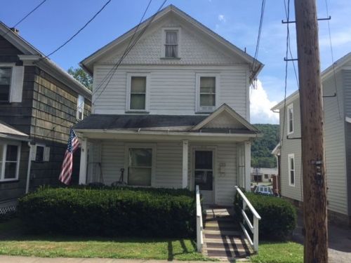 313 Pacific St, Franklin, PA 16323-2229