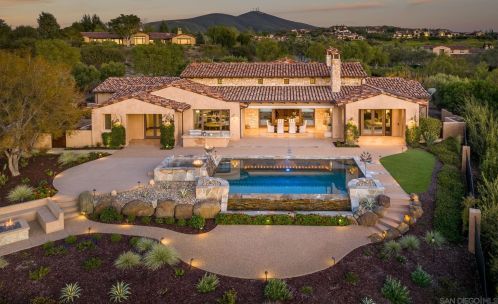 8411 Run Of The Knolls Ct, San Diego CA  92127 exterior