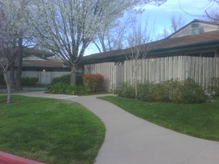 101 Roundtree Ct, Sacramento, CA 95831-2642
