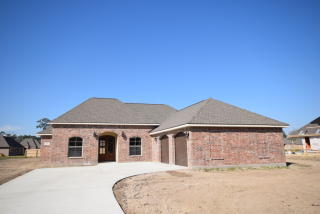 557 Dub Ln, Lake Charles LA  70611-5377 exterior