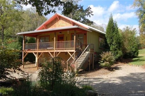 8 Moore Ave, Asheville, NC 28806-4313