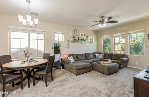 2056 77th Ln, Phoenix, AZ 85035-5122