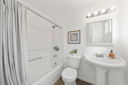 961 Selby Ln, San Jose CA  95127-1151 exterior