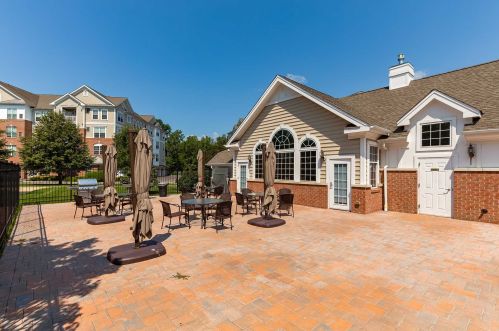 335 Regency Dr, Fishkill NY  12524-4937 exterior