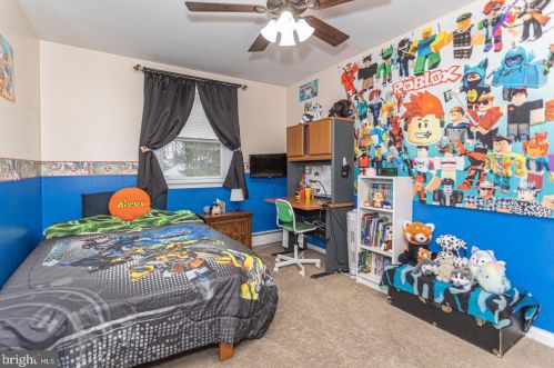 123 Maple Ave, Willow Grove PA  19090-2902 exterior