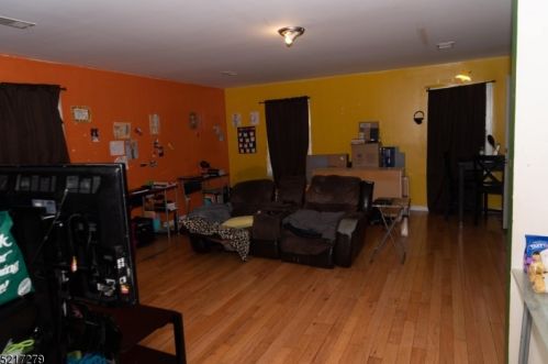 66 3 St, Paterson NJ 07522-1845 exterior