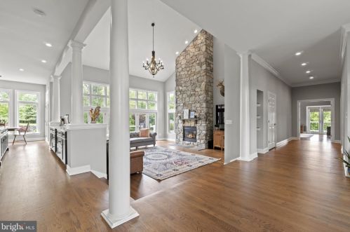 17621 Stonegait Ct, Round Hill VA  20141-2264 exterior