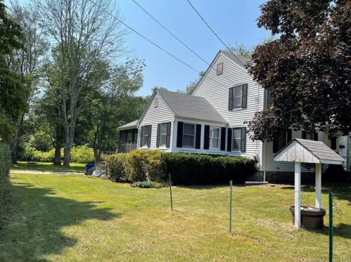 10 Avery Ln, Waterford, CT 06385-2203