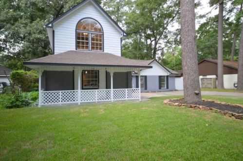 2166 Tree Ln, Humble, TX 77339-1768