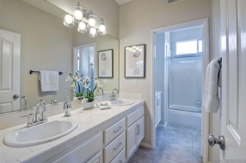 3460 Paseo Ancho, Carlsbad CA  92009-9517 exterior